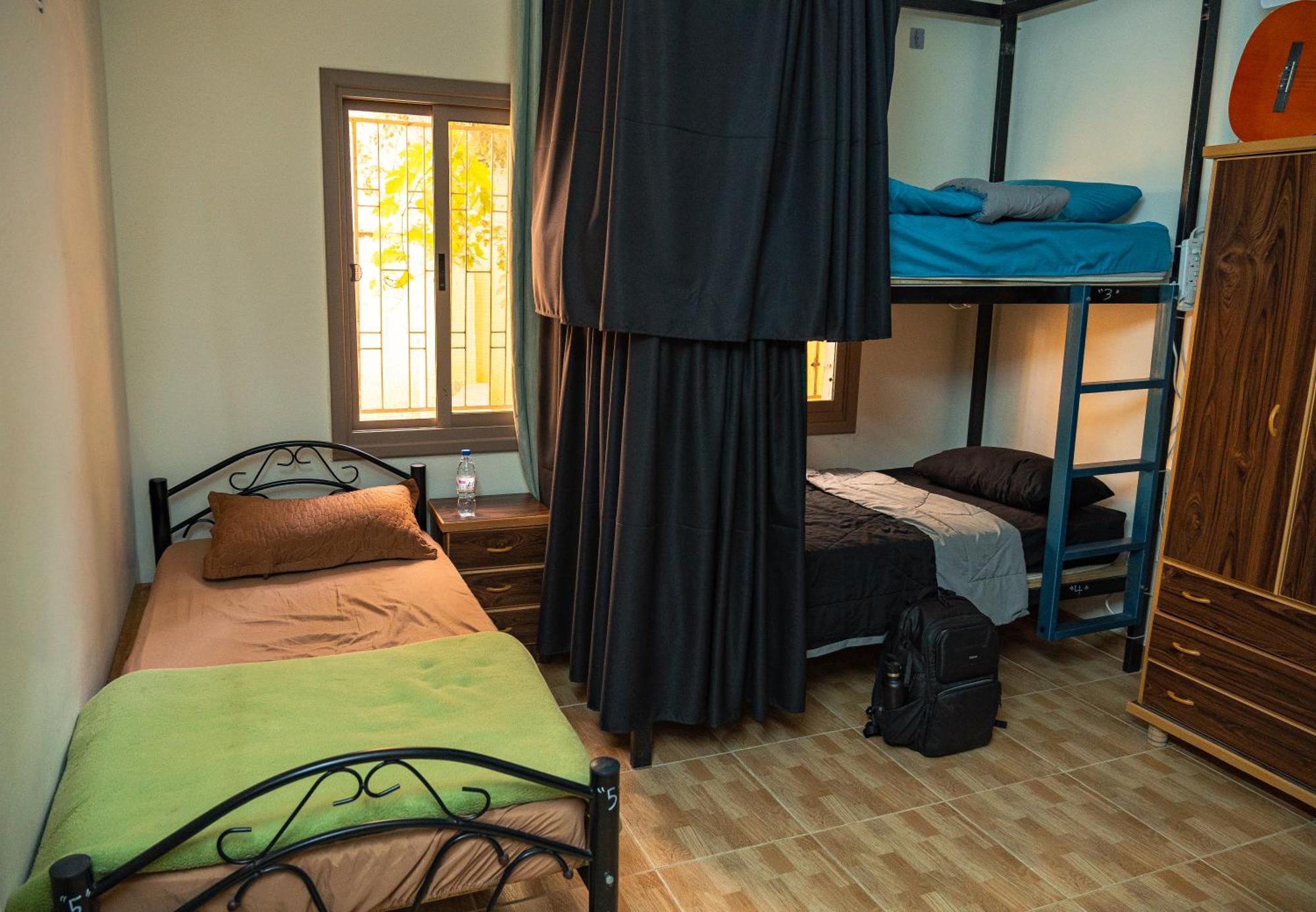 Extra Traveller Hostel Aqaba Exterior photo
