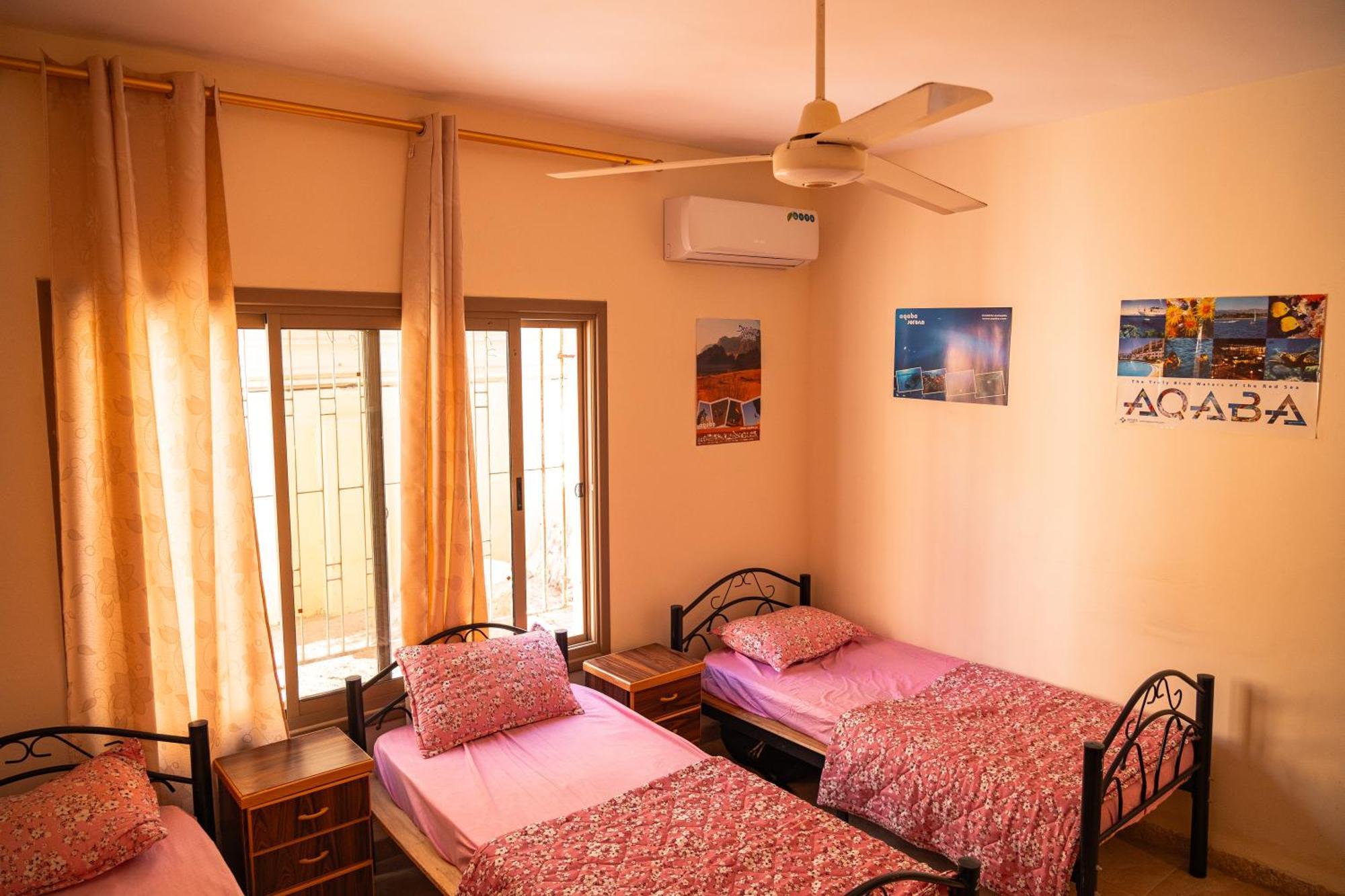 Extra Traveller Hostel Aqaba Exterior photo