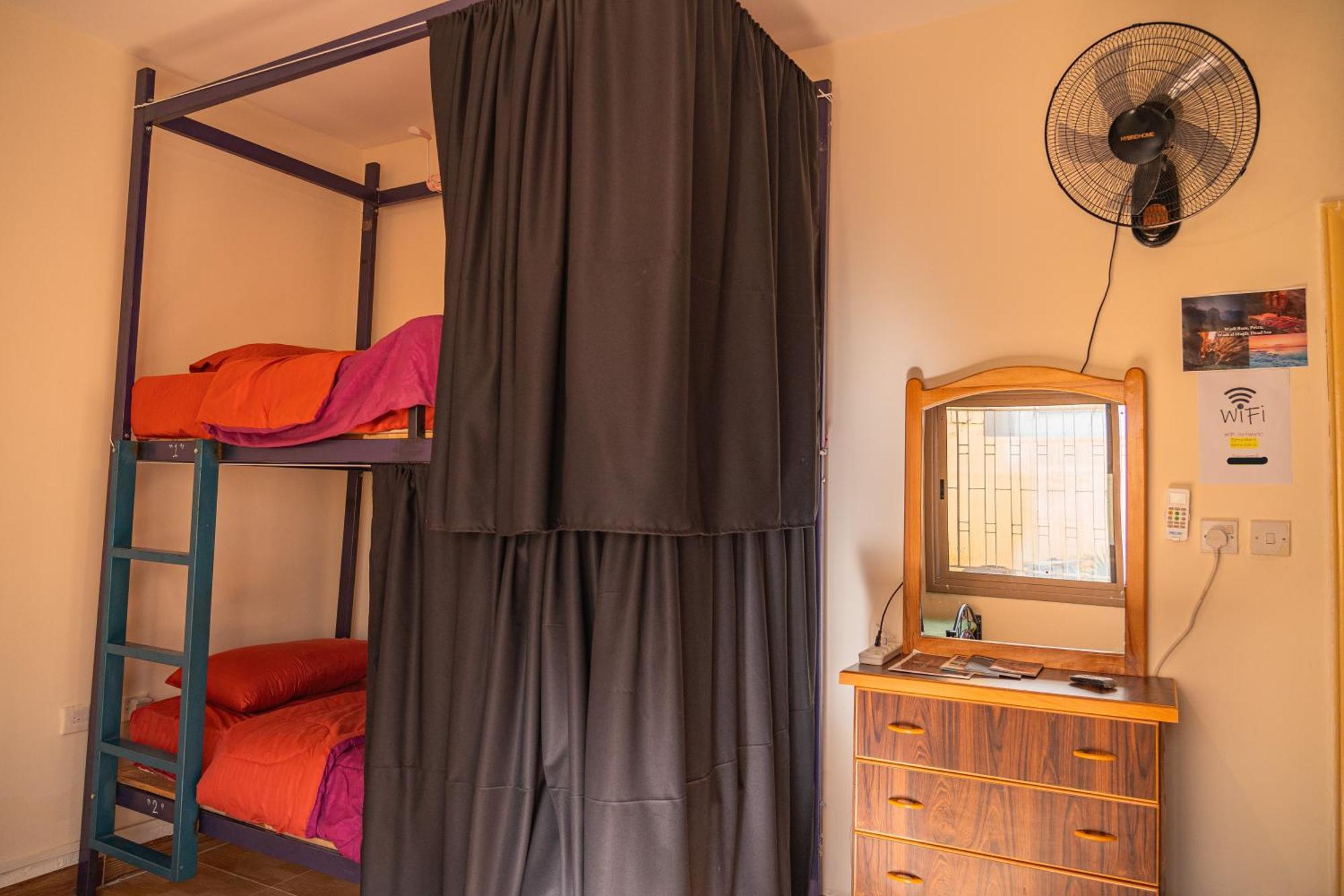 Extra Traveller Hostel Aqaba Exterior photo