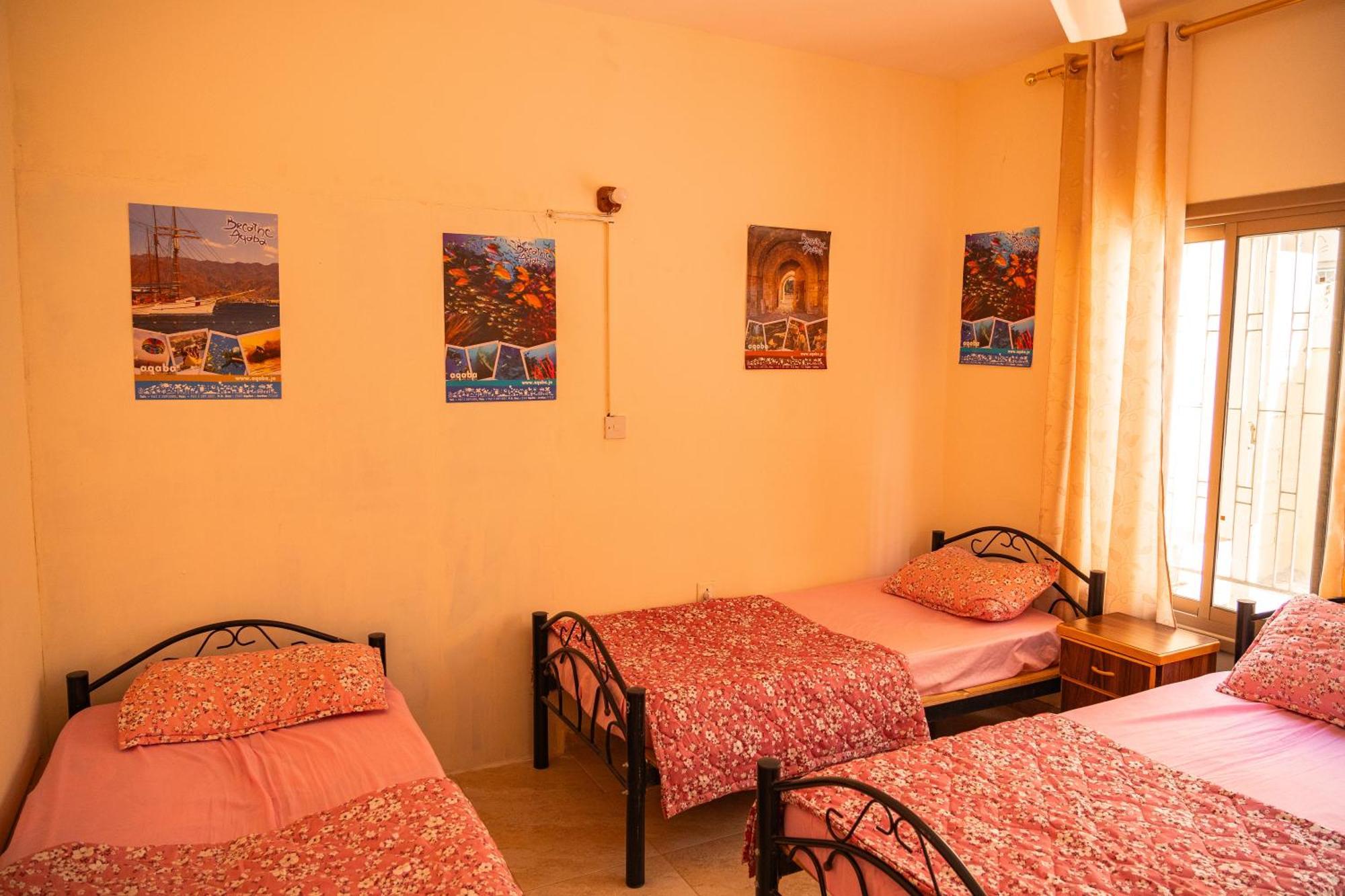Extra Traveller Hostel Aqaba Exterior photo